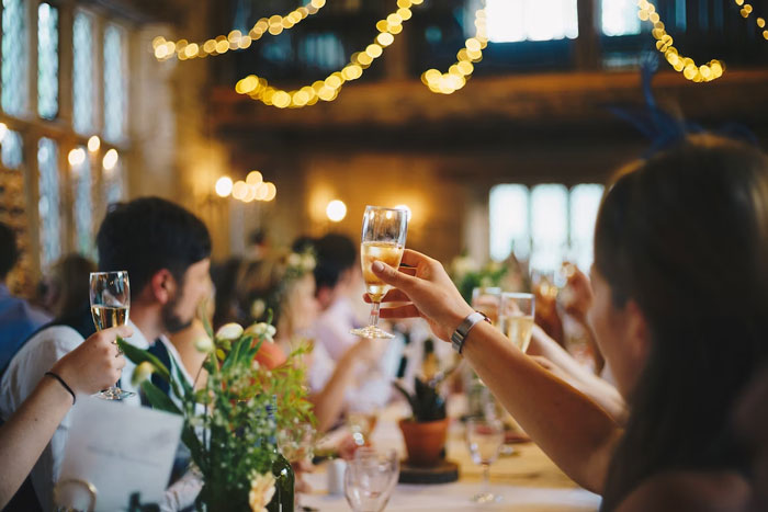 Boyfriend Invites Woman To A Fancy Party, She Realizes It’s Actually A Surprise Wedding For Her And Leaves Boyfriend Invites Woman To A Fancy Party, She Realizes It’s Actually A Surprise Wedding For Her And Leaves