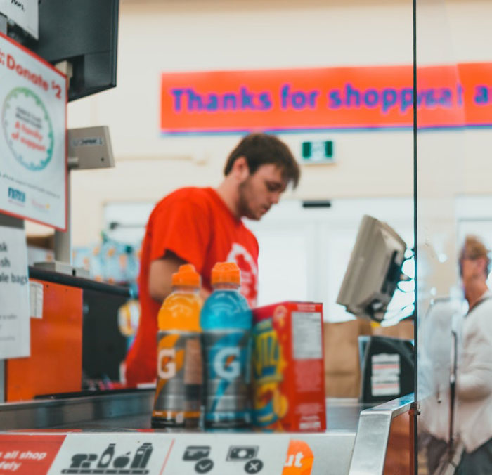 “Someone Parked Their RV In The Parking Lot”: Store Manager Authorizes All Overtime, Workers Use Every Minute Of It “Someone Parked Their RV In The Parking Lot”: Store Manager Authorizes All Overtime, Workers Use Every Minute Of It