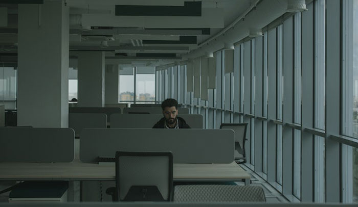 “Someone Parked Their RV In The Parking Lot”: Store Manager Authorizes All Overtime, Workers Use Every Minute Of It “Someone Parked Their RV In The Parking Lot”: Store Manager Authorizes All Overtime, Workers Use Every Minute Of It