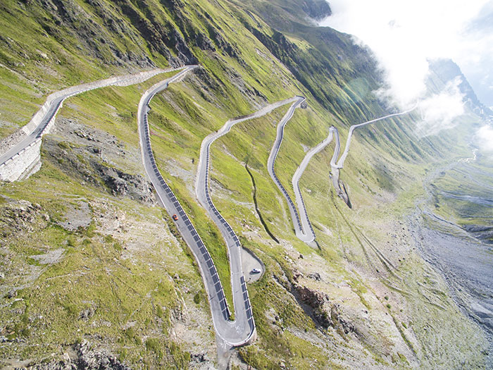 40 Most Dangerous Roads You Should Try To Ignore