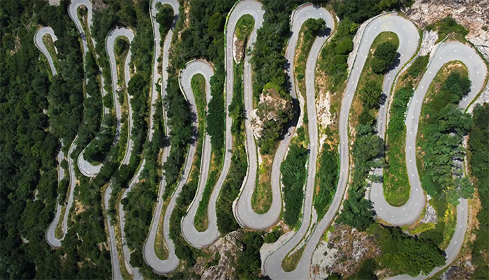 40 Most Dangerous Roads You Should Try To Ignore