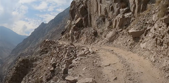 40 Most Dangerous Roads You Should Try To Ignore
