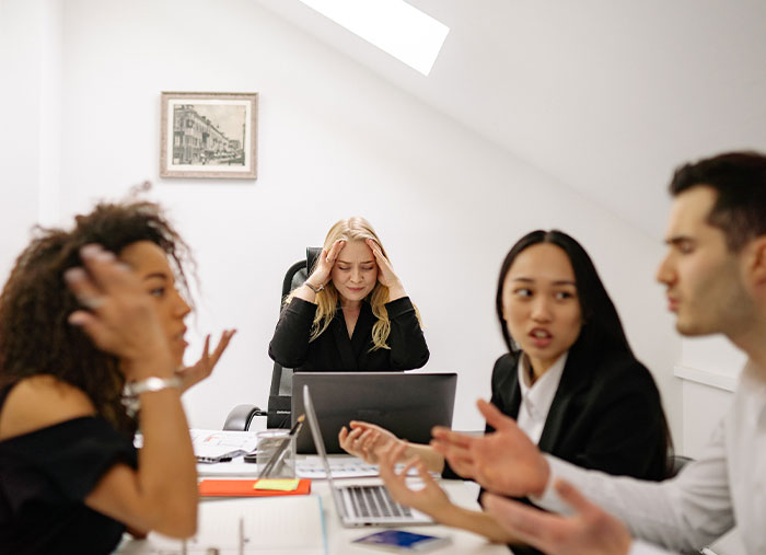Management Tell Employees They Can’t Use Their Phones After Work, Regret It Almost Immediately Management Tell Employees They Can’t Use Their Phones After Work, Regret It Almost Immediately