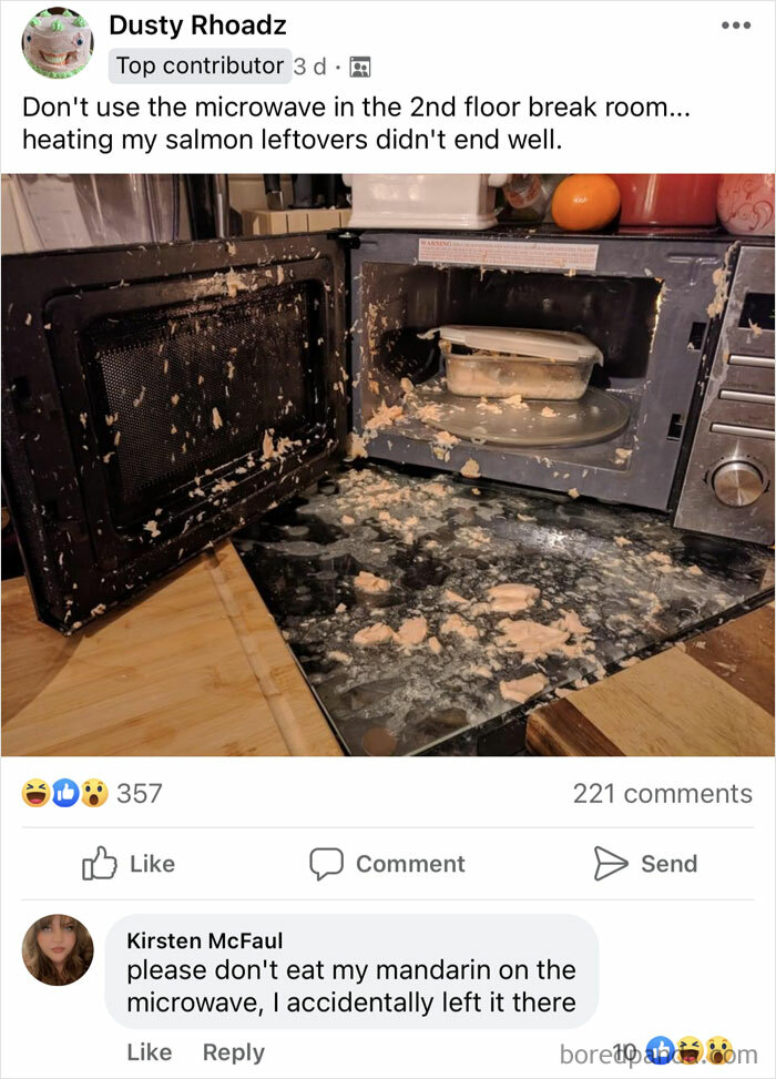 200,000 People On Facebook Decided To Roleplay A Dysfunctional Office Together, And It’s An Absolute Madhouse (30 Pics) 200,000 People On Facebook Decided To Roleplay A Dysfunctional Office Together, And It’s An Absolute Madhouse (30 Pics)