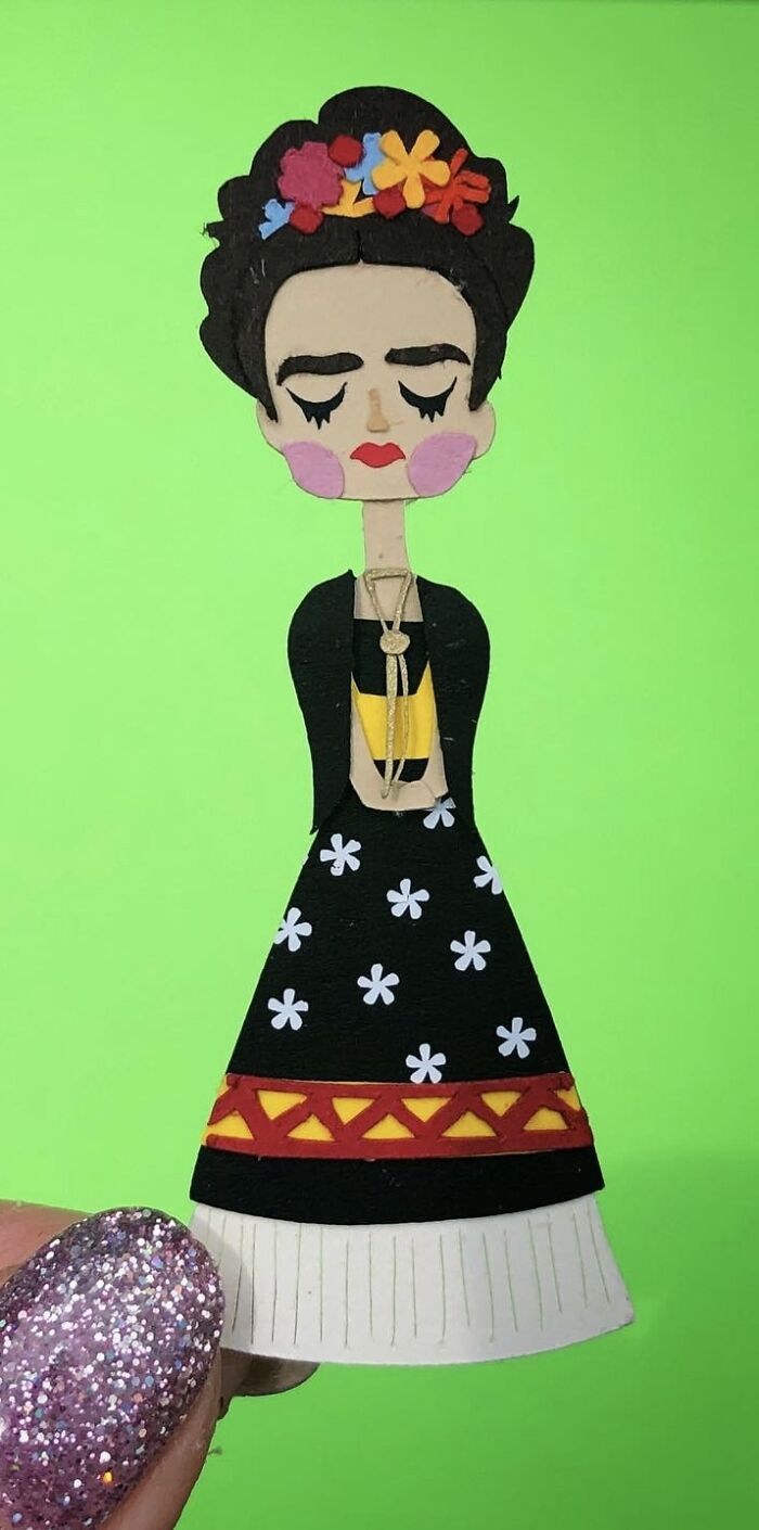 I’ve Been Making Frida Kahlo Out Of Paper Since 2015, And Here Is My Artistic Progression
