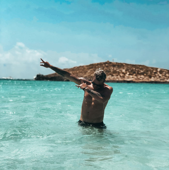 &ldquo;[Am I The Jerk] For Accessing My Dad&rsquo;s Phone And Deleting A Picture Of Me?&rdquo;