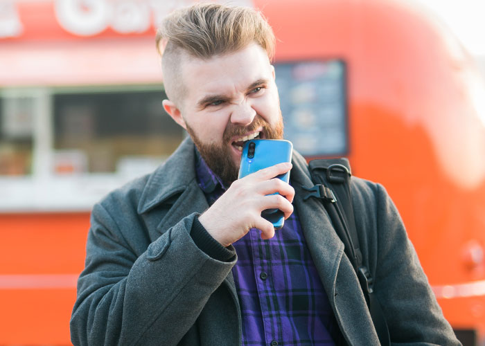 Man Cheats On Fiancé With An Ex, Demands She Return His $190 Engagement Ring, So She Does, Infuriating Him Endlessly Man Cheats On Fiancé With An Ex, Demands She Return His $190 Engagement Ring, So She Does, Infuriating Him Endlessly