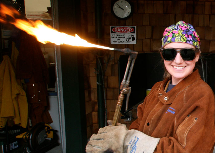 Man Cheats On Fiancé With An Ex, Demands She Return His $190 Engagement Ring, So She Does, Infuriating Him Endlessly Man Cheats On Fiancé With An Ex, Demands She Return His $190 Engagement Ring, So She Does, Infuriating Him Endlessly