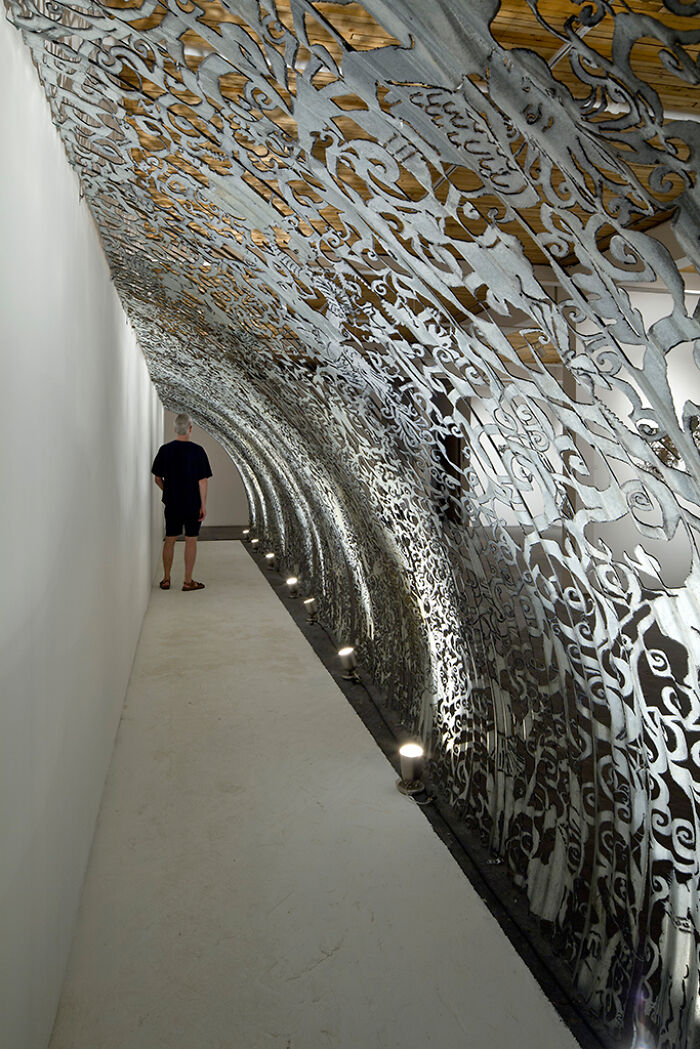 Sculptures Of Paradox: This Artist Combines Delicate Laced Patterns With Heavy Steel Objects (43 Pics) Sculptures Of Paradox: This Artist Combines Delicate Laced Patterns With Heavy Steel Objects (43 Pics)