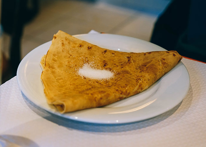 Someone Asks Waiters And Waitresses To Share The Strangest Thing Someone Has Asked Them For, And 30 People Serve Their Answers