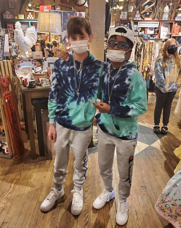 Boy Becomes Friends With 12 Y.O. Foster Kid So The Family Adopts Him Boy Becomes Friends With 12 Y.O. Foster Kid So The Family Adopts Him