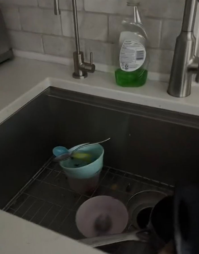 “My Husband Made A Comment That I Do Nothing Around The House. So For Two Days, I Really Did Nothing” “My Husband Made A Comment That I Do Nothing Around The House. So For Two Days, I Really Did Nothing”