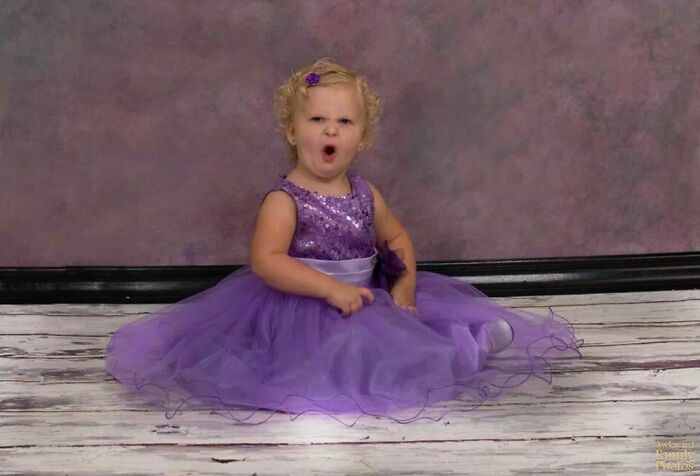 50 Wholesomely Hilarious Family Pictures That Are Just So Awkward (New Pics) 50 Wholesomely Hilarious Family Pictures That Are Just So Awkward (New Pics)