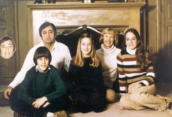 50 Wholesomely Hilarious Family Pictures That Are Just So Awkward (New Pics) 50 Wholesomely Hilarious Family Pictures That Are Just So Awkward (New Pics)