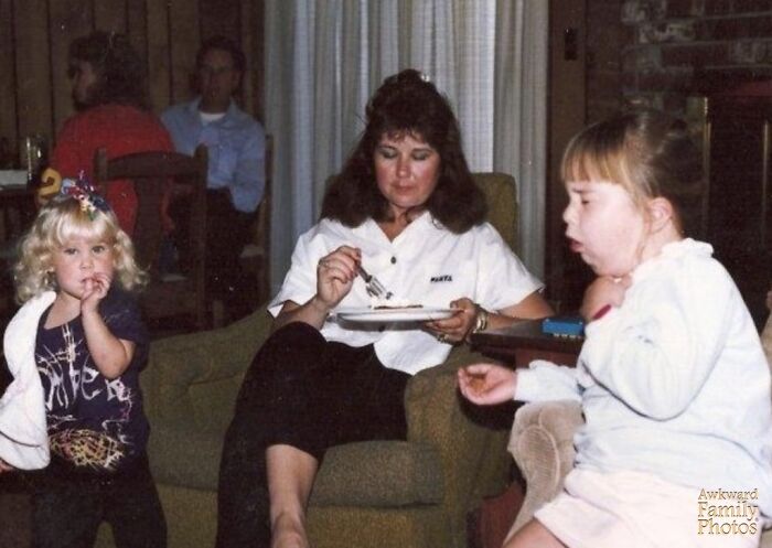 50 Wholesomely Hilarious Family Pictures That Are Just So Awkward (New Pics) 50 Wholesomely Hilarious Family Pictures That Are Just So Awkward (New Pics)