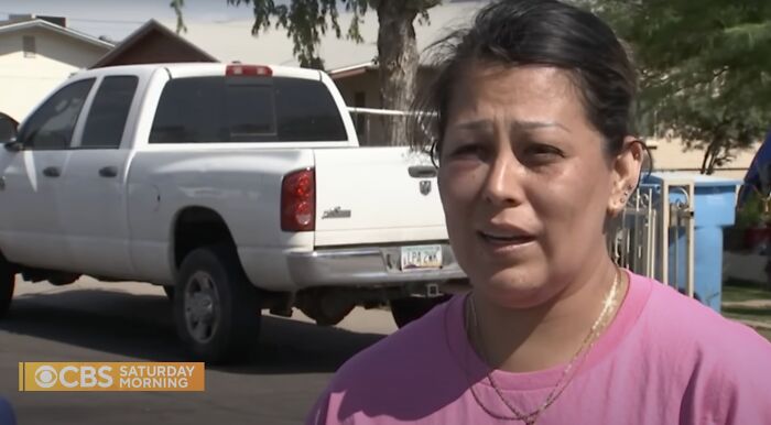 “I Got You”: A Homeless Man Rescues Family As They Jump From A Burning Building “I Got You”: A Homeless Man Rescues Family As They Jump From A Burning Building