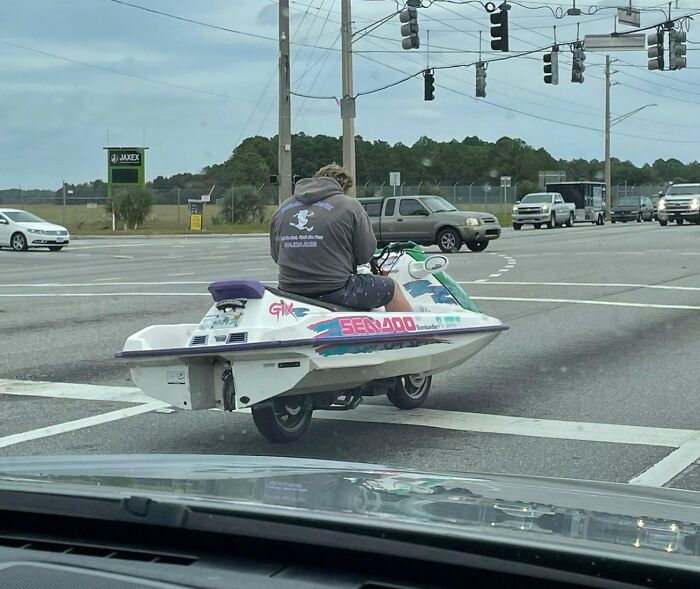 50 Times People Saw Something Funny, Weird, Or Interesting On The Road And Just Had To Document It (New Pics) 50 Times People Saw Something Funny, Weird, Or Interesting On The Road And Just Had To Document It (New Pics)