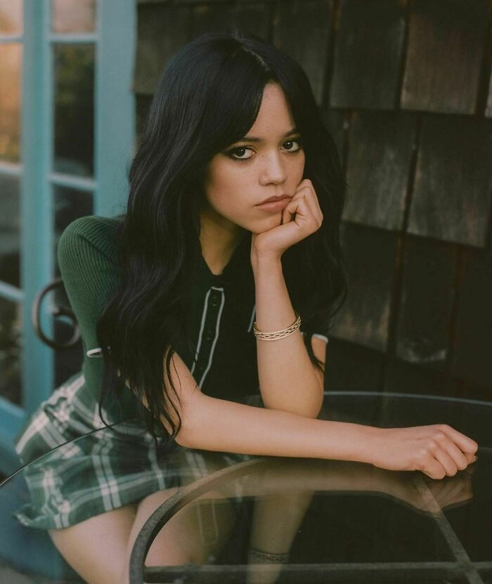 20-Year-Old Jenna Ortega Is Seen Smoking In Public, And Her Mom Publicly Calls Her Out In A Series Of Awkward Instagram Posts 20-Year-Old Jenna Ortega Is Seen Smoking In Public, And Her Mom Publicly Calls Her Out In A Series Of Awkward Instagram Posts