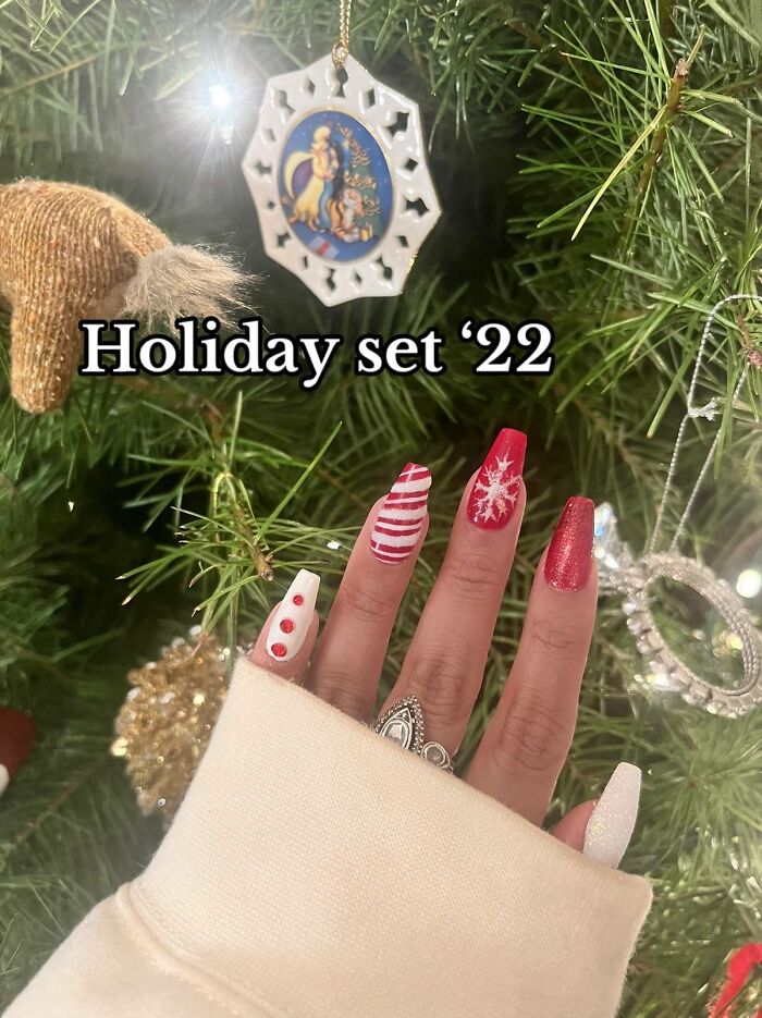 Man Learns Nail Art In A Bid To Save Girlfriend’s Money, Becomes A Pro Man Learns Nail Art In A Bid To Save Girlfriend’s Money, Becomes A Pro