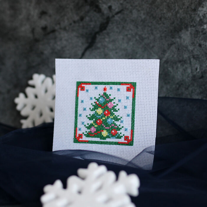 15 Simple And Easy Cross-Stitch Patterns For Christmas And New Year 15 Simple And Easy Cross-Stitch Patterns For Christmas And New Year
