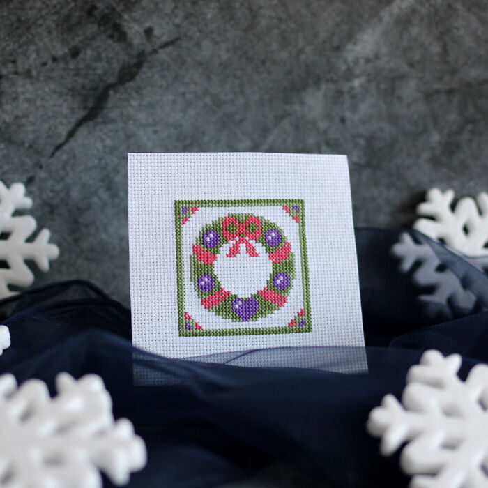 15 Simple And Easy Cross-Stitch Patterns For Christmas And New Year 15 Simple And Easy Cross-Stitch Patterns For Christmas And New Year