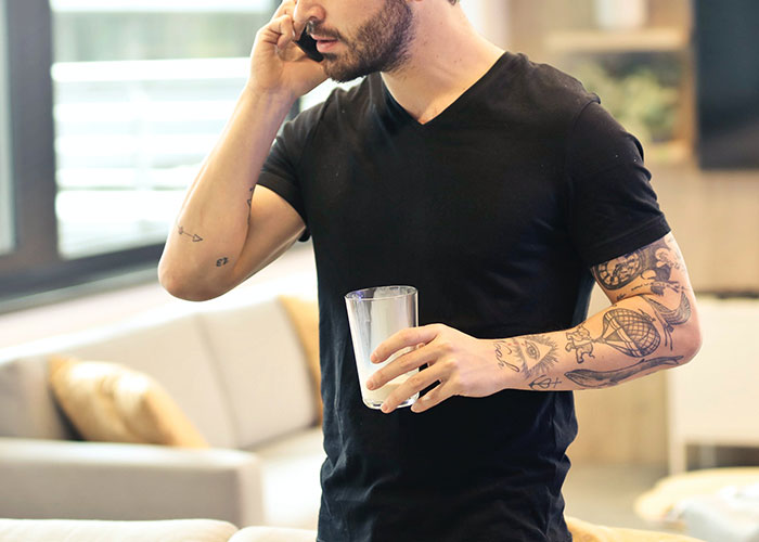 Neighbor Calls Police Because Of A Few Leaves, Regrets It After This Guy Gets Revenge Neighbor Calls Police Because Of A Few Leaves, Regrets It After This Guy Gets Revenge