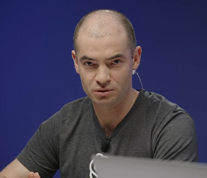 Chaos Erupts At OpenAI As Ex CEO Sam Altman Joins Microsoft And Staff Threatens To Leave Chaos Erupts At OpenAI As Ex CEO Sam Altman Joins Microsoft And Staff Threatens To Leave