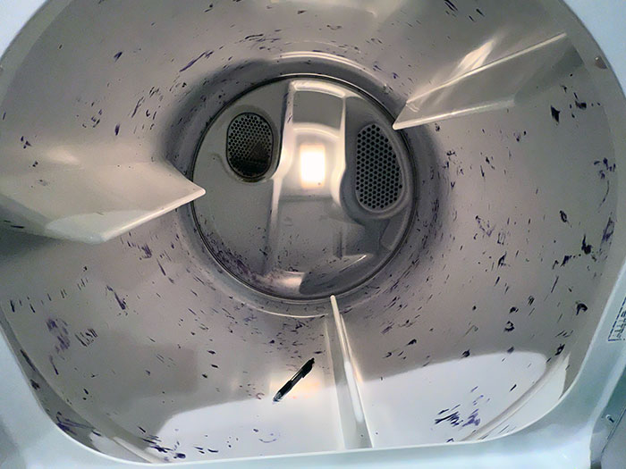 50 Times Doing Laundry Got Extra Exciting And Ended In These Happy Accidents