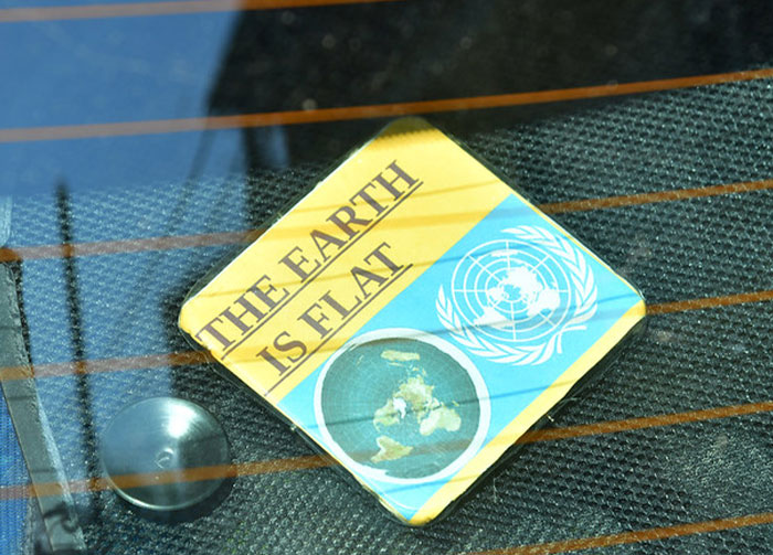 30 Conspiracy Theories That Some People Actually Believe Despite How Ridiculous They Sound