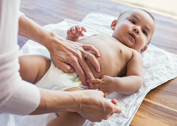 Mom Wants To Treat Restaurant Table As A Diaper Changing Station, Disgusted Customer Retaliates Mom Wants To Treat Restaurant Table As A Diaper Changing Station, Disgusted Customer Retaliates