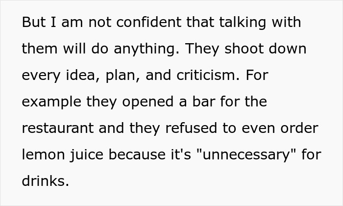 Waiter Learns He’s Been Lying To Customers About Vegetarian Food After Checking The Ingredients Waiter Learns He’s Been Lying To Customers About Vegetarian Food After Checking The Ingredients