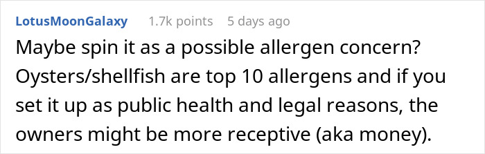Waiter Learns He’s Been Lying To Customers About Vegetarian Food After Checking The Ingredients Waiter Learns He’s Been Lying To Customers About Vegetarian Food After Checking The Ingredients