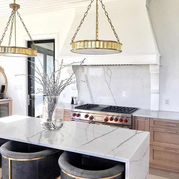 Quartz Countertops Guide: Maintenance Tips & 15 Chic Decor Ideas Quartz Countertops Guide: Maintenance Tips & 15 Chic Decor Ideas