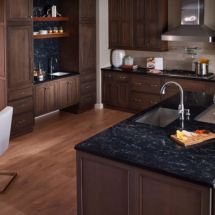 Quartz Countertops Guide: Maintenance Tips & 15 Chic Decor Ideas Quartz Countertops Guide: Maintenance Tips & 15 Chic Decor Ideas