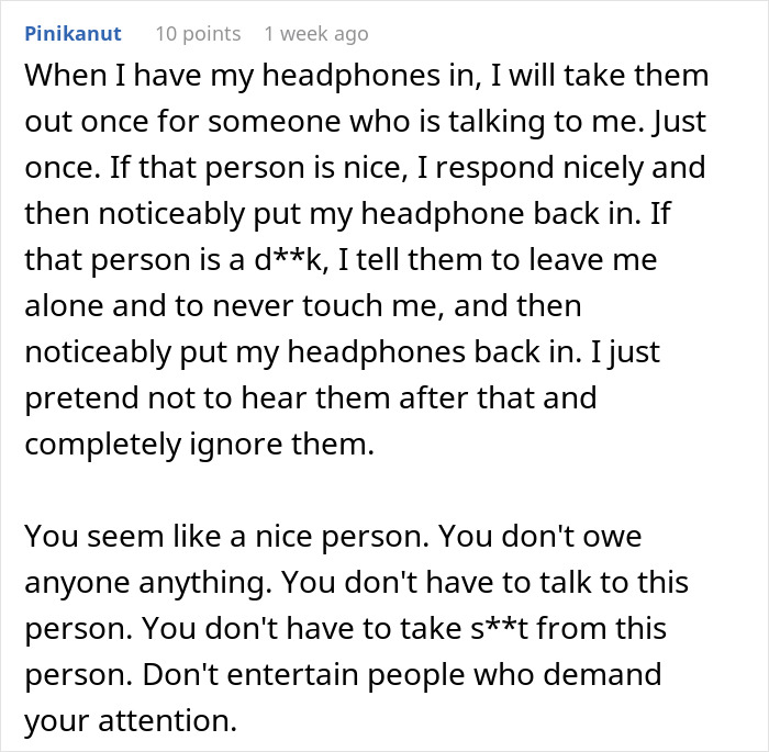 Jerk On A Plane Claims He Can’t Sit Next To Smelly Passenger, Turns Out He’s The One Who Stinks Jerk On A Plane Claims He Can’t Sit Next To Smelly Passenger, Turns Out He’s The One Who Stinks