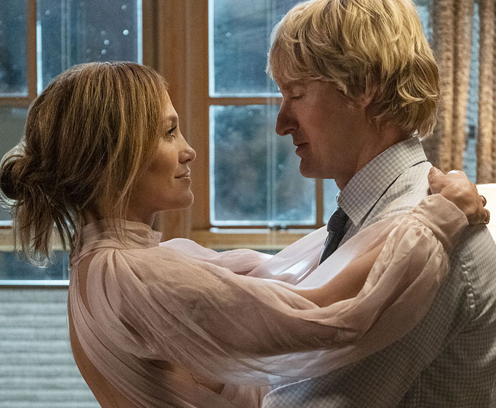 People Call Out Keanu Reeves And 30 Others For Having Zero Chemistry With Their Co-Stars On Screen People Call Out Keanu Reeves And 30 Others For Having Zero Chemistry With Their Co-Stars On Screen