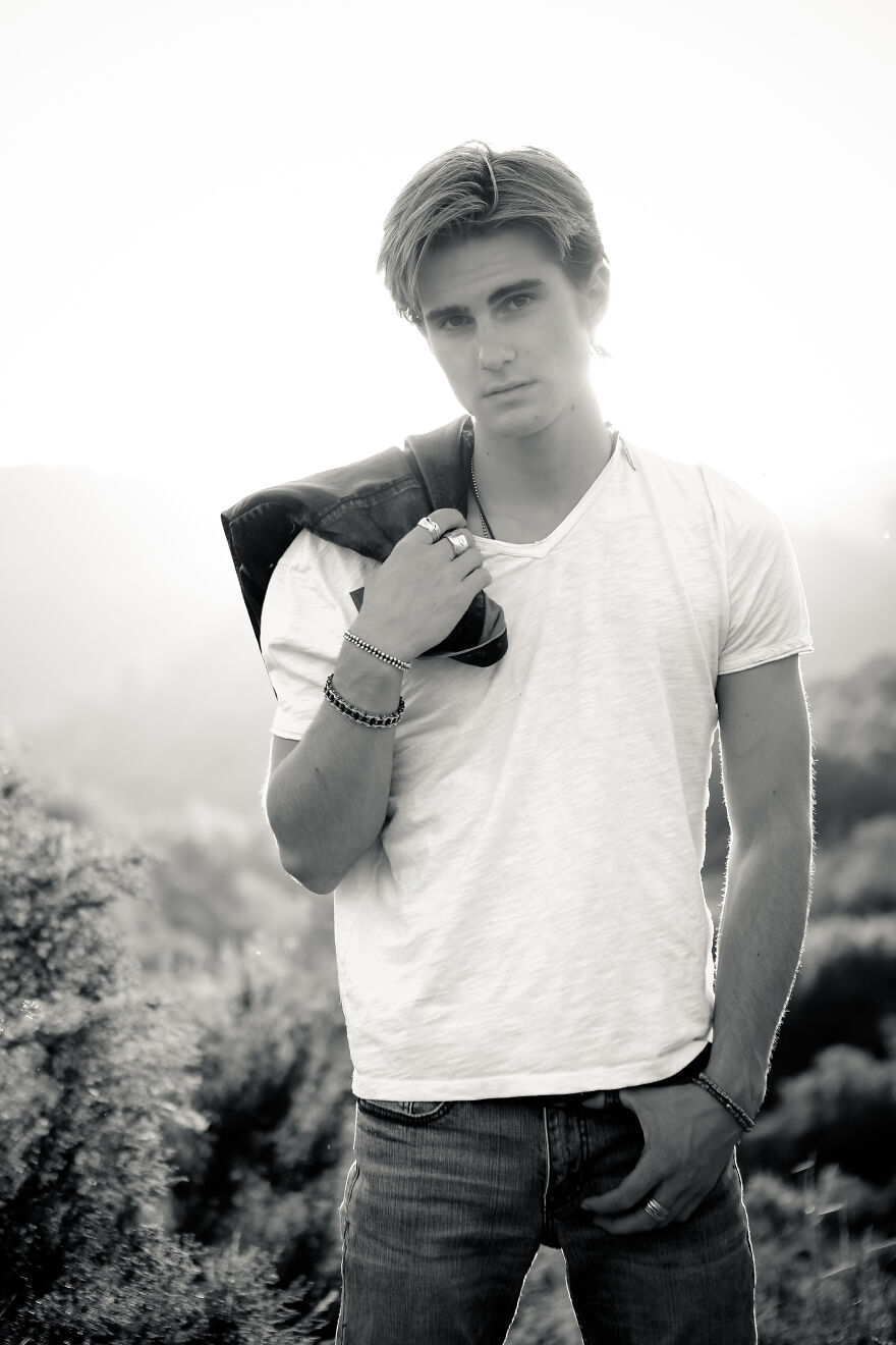 I Did Senior Photos With Micah Max Polaha (10 Pics)