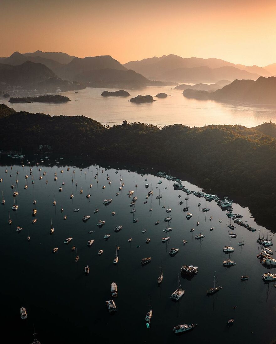 30 Breathtaking Pictures Of Various Places Around The World Captured By This British Pilot (New Pics) 30 Breathtaking Pictures Of Various Places Around The World Captured By This British Pilot (New Pics)