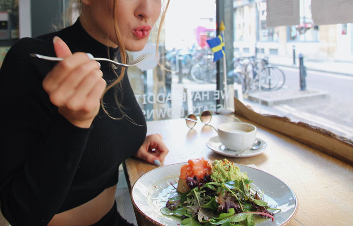 Woman Wonders If She’s A Jerk For Refusing To Cook Separately For Her Vegan Niece Woman Wonders If She’s A Jerk For Refusing To Cook Separately For Her Vegan Niece