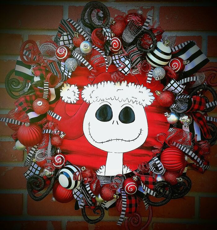 Nightmare Before Christmas Hand Painted Holiday Decorations (14 Pics) Nightmare Before Christmas Hand Painted Holiday Decorations (14 Pics)