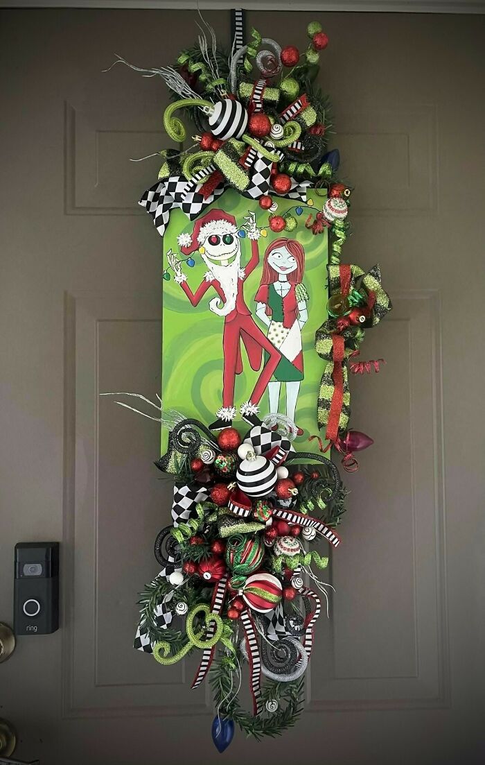 Nightmare Before Christmas Hand Painted Holiday Decorations (14 Pics) Nightmare Before Christmas Hand Painted Holiday Decorations (14 Pics)