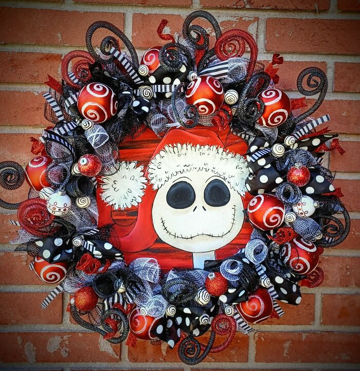 Nightmare Before Christmas Hand Painted Holiday Decorations (14 Pics) Nightmare Before Christmas Hand Painted Holiday Decorations (14 Pics)