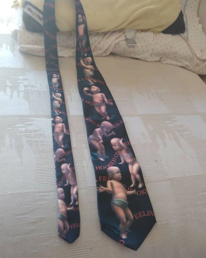 50 Weird Items That People Donated To Thrift Stores, Only For Them To End Up On This IG Page 50 Weird Items That People Donated To Thrift Stores, Only For Them To End Up On This IG Page