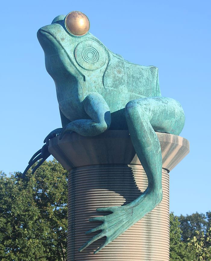 Someone Asks What’s An Event In History That’s So Ridiculous It Sounds Fake, And 35 People Deliver