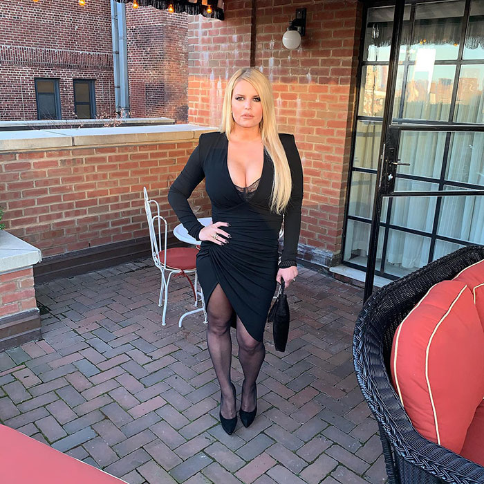 “The Drinking Wasn’t The Issue”: Jessica Simpson Shares “Unrecognizable” Photo Of Herself