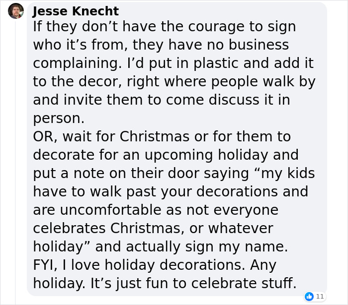 Mom’s “Low-Budget” Halloween Decoration Sparks Outrage As Neighbors Send “Anonymous” Letter Mom’s “Low-Budget” Halloween Decoration Sparks Outrage As Neighbors Send “Anonymous” Letter