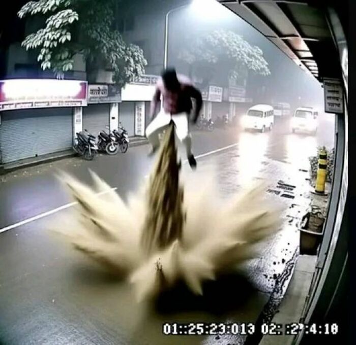 50 Weird Images That Need No Context Whatsoever To Be Hilarious, As Seen On This FB Page 50 Weird Images That Need No Context Whatsoever To Be Hilarious, As Seen On This FB Page