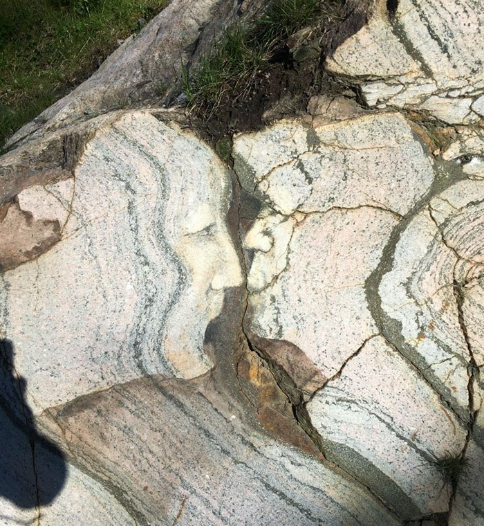 50 Hilarious Examples Of Pareidolia That Prove Our Brains Will Truly Come Up With Anything 50 Hilarious Examples Of Pareidolia That Prove Our Brains Will Truly Come Up With Anything