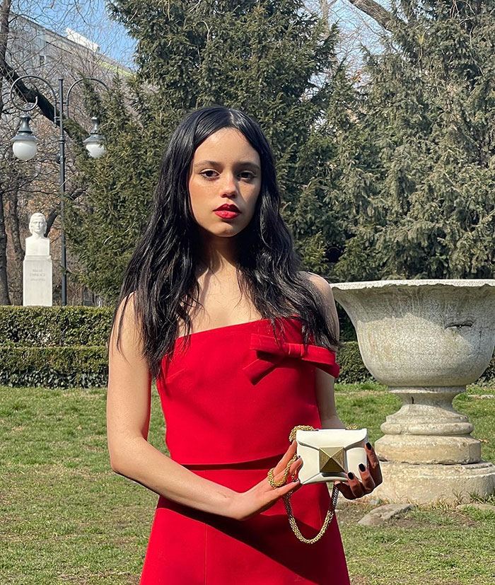 “I Feel Embarrassed Now”: People Lose It At Jenna Ortega Correctly Pronouncing Rihanna’s Name