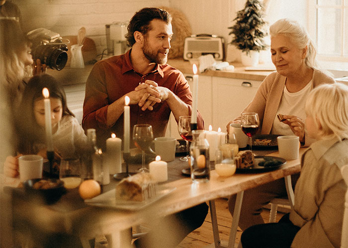 “What’s The Most Bizarre ‘House Rule’ You’ve Encountered At Someone Else’s Home?” (40 Answers) “What’s The Most Bizarre ‘House Rule’ You’ve Encountered At Someone Else’s Home?” (40 Answers)